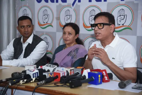 लखनऊ में कांग्रेस ने चुनाव आयोग और एसआईआर पर उठाए सवाल